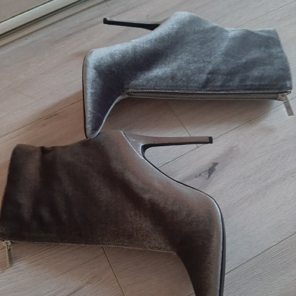 Velvet booties - Picture 4 of 4